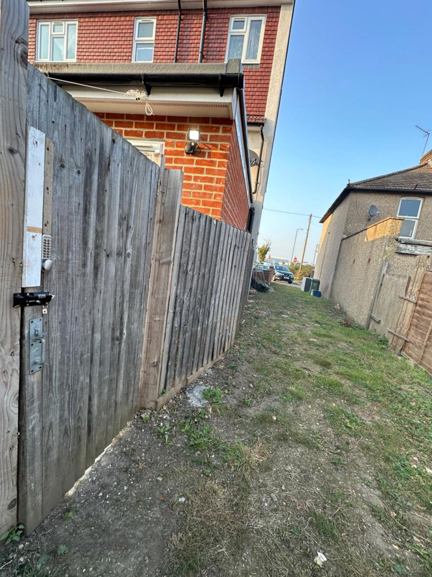 Luxury Ensuite Studio In Crayford Dartford Bexley London With Full Kitchen And Side Garden Alleyway Entrance Erith Extérieur photo
