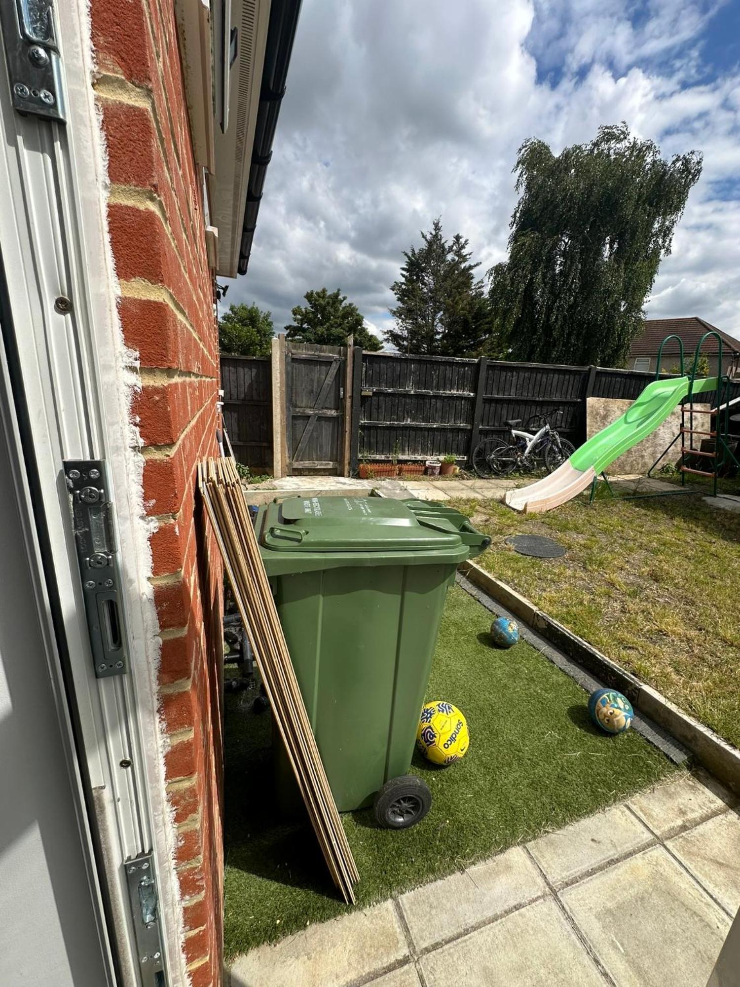 Luxury Ensuite Studio In Crayford Dartford Bexley London With Full Kitchen And Side Garden Alleyway Entrance Erith Extérieur photo