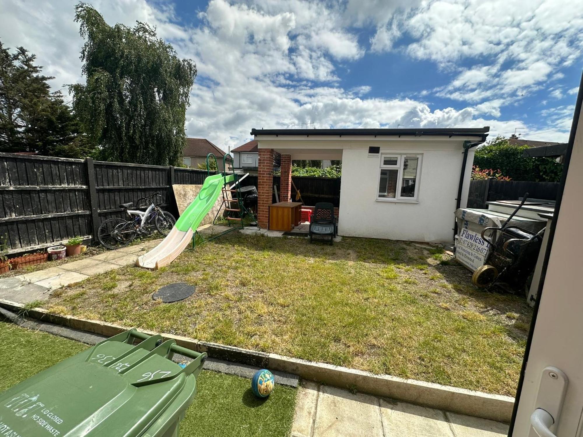 Luxury Ensuite Studio In Crayford Dartford Bexley London With Full Kitchen And Side Garden Alleyway Entrance Erith Extérieur photo