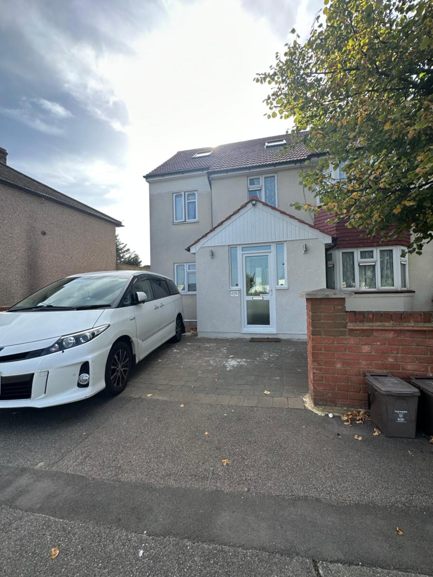 Luxury Ensuite Studio In Crayford Dartford Bexley London With Full Kitchen And Side Garden Alleyway Entrance Erith Extérieur photo