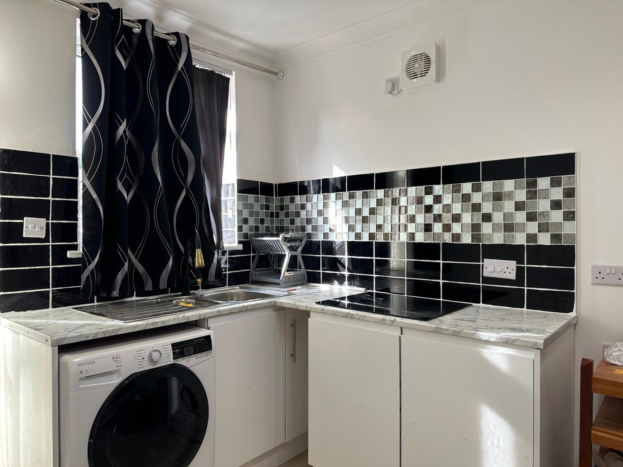 Luxury Ensuite Studio In Crayford Dartford Bexley London With Full Kitchen And Side Garden Alleyway Entrance Erith Extérieur photo